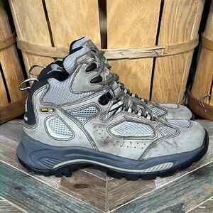 Vasque Breeze GTX XCR Tan Nubuck Waterproof Hiking Boots Womens Size 10 WIDE